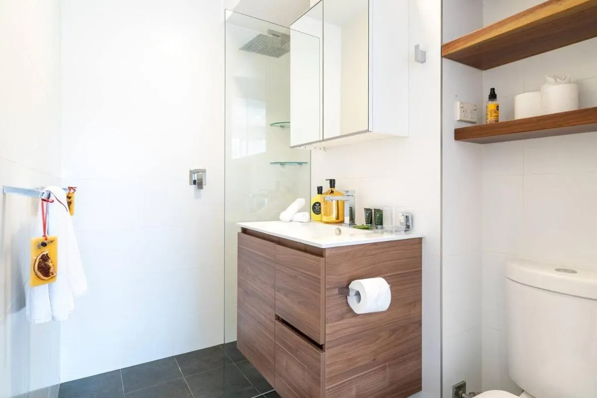 Image 2 of ‘The Golden Gate’ Cosy & Charming Inner-City Retreat