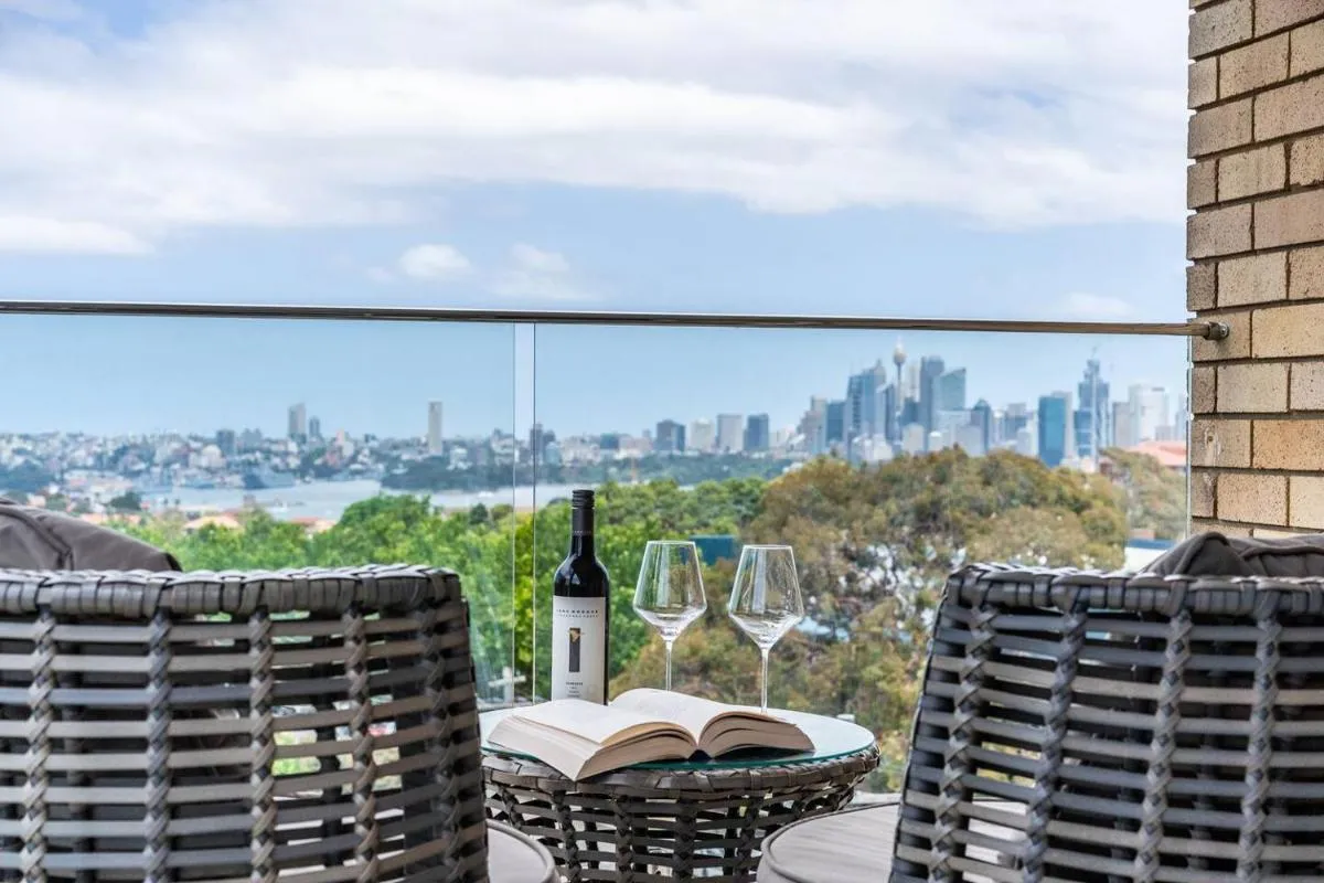 Image 5 of The Harbour View – Spacious Cremorne Convenience