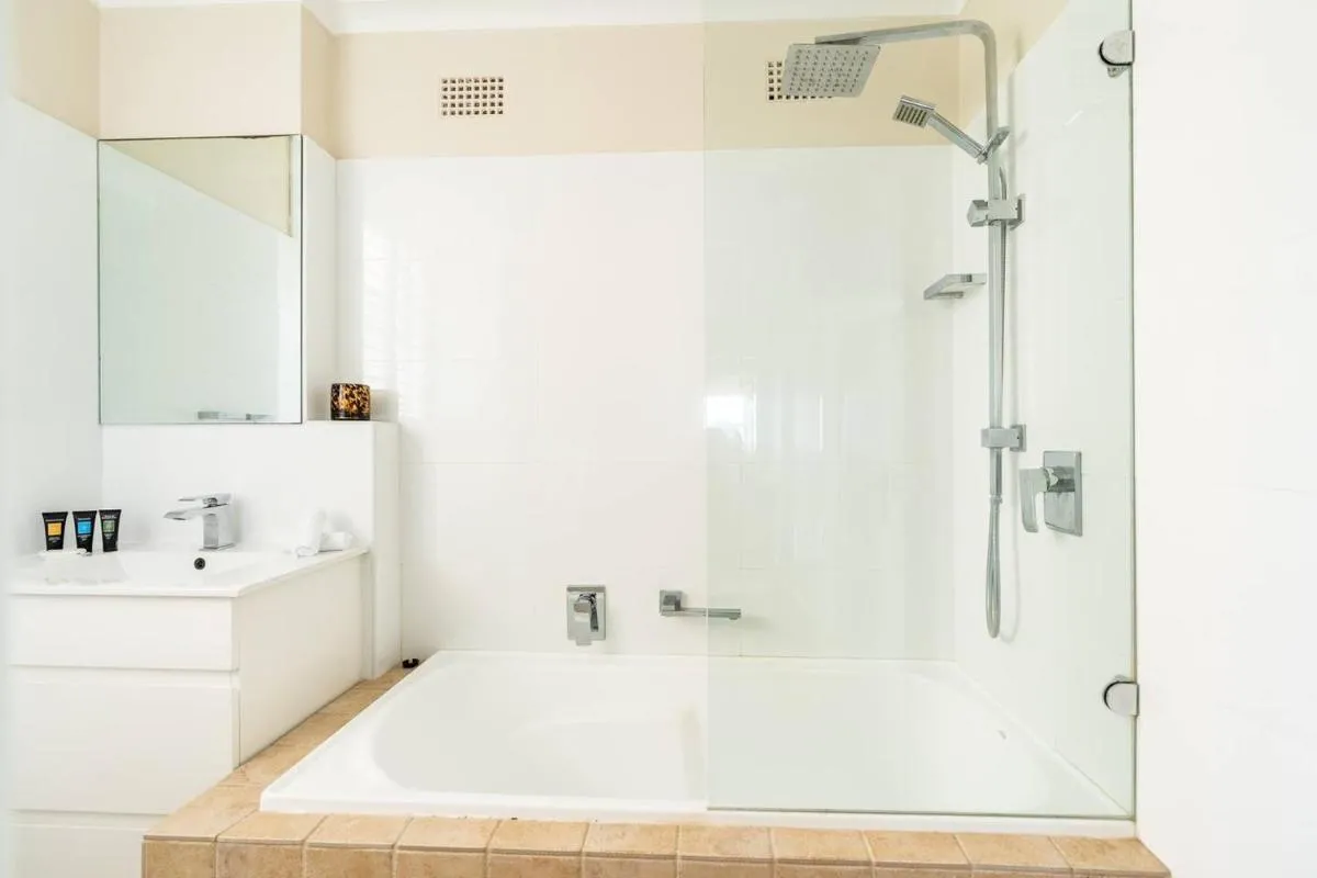 Image 2 of The Harbour View – Spacious Cremorne Convenience