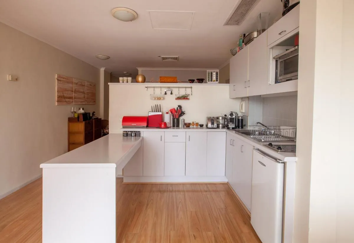 Image 4 of Top Spot studio + swimming pool