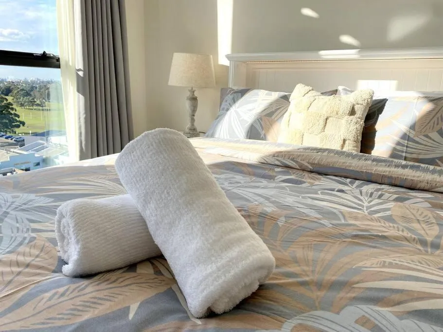 Image 6 of Two Bed & two Bathroom Apartment with City View