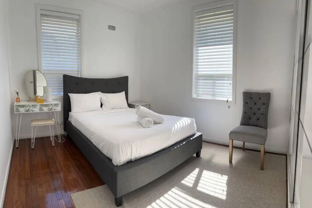 Image of Two bedroom Private house Unit in Dundas Valley