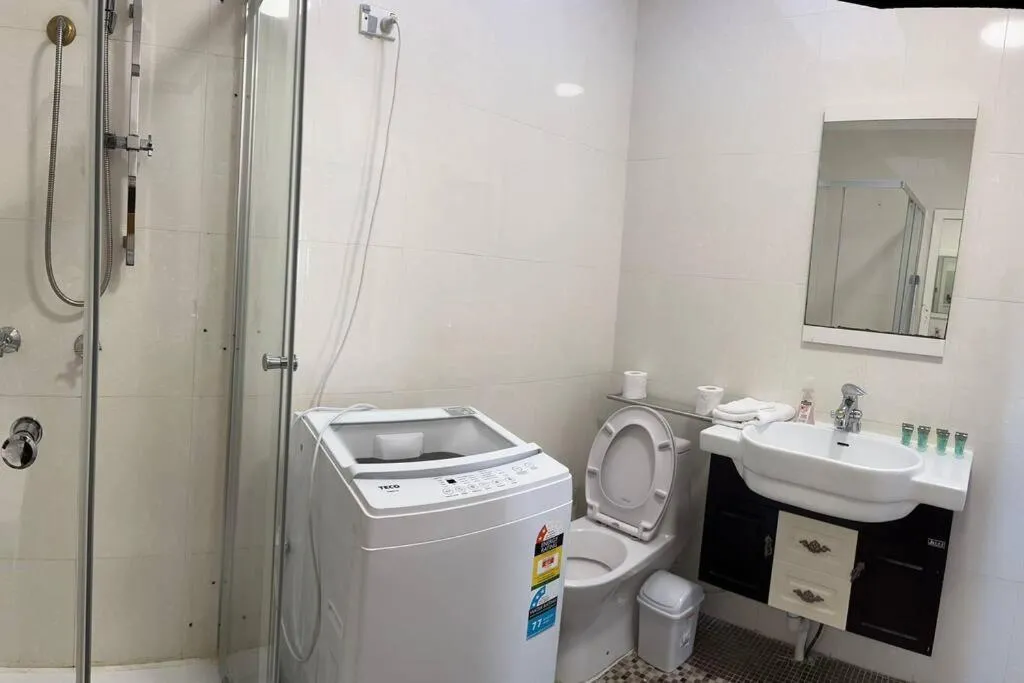 Image 5 of Two bedroom Private house Unit in Dundas Valley