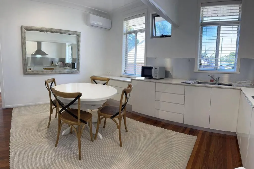 Image 6 of Two bedroom Private house Unit in Dundas Valley