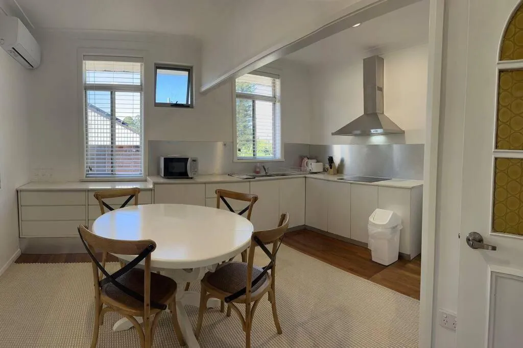 Image 3 of Two bedroom Private house Unit in Dundas Valley