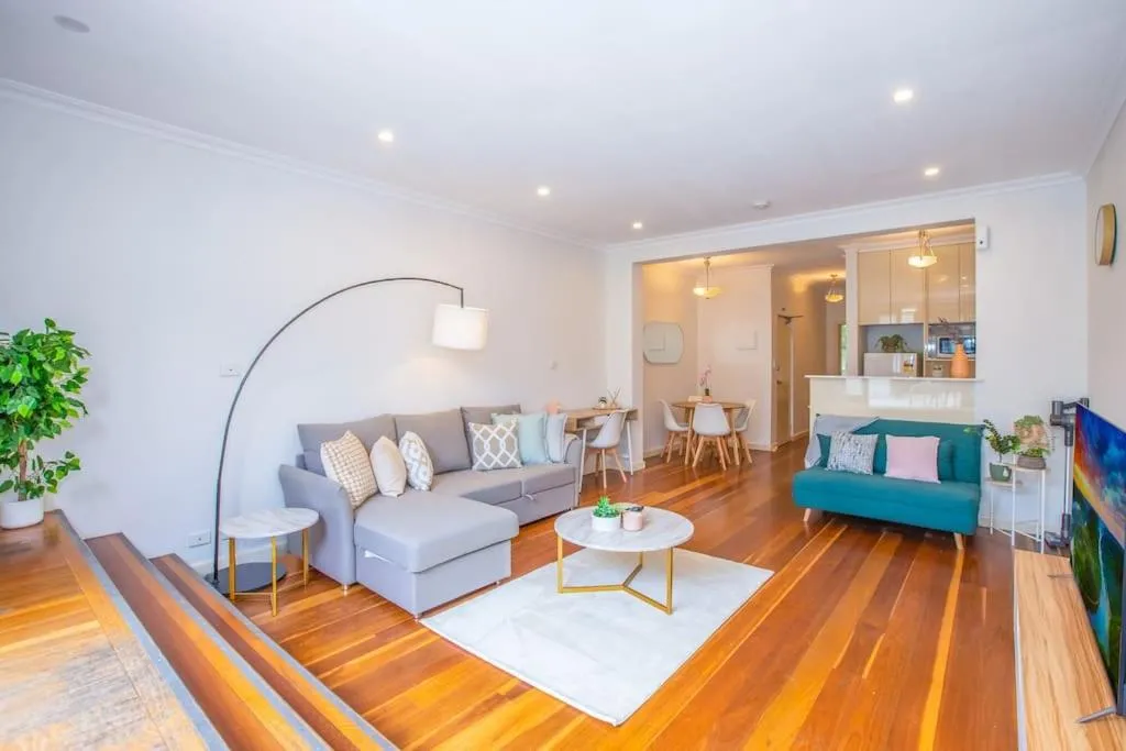 Image of Ultimo Escape – Walk to City – Unique 2 Bedroom Apt – Sleeps 8