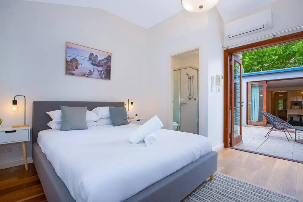 Image 1 of Ultimo Escape – Walk to City – Unique 2 Bedroom Apt – Sleeps 8