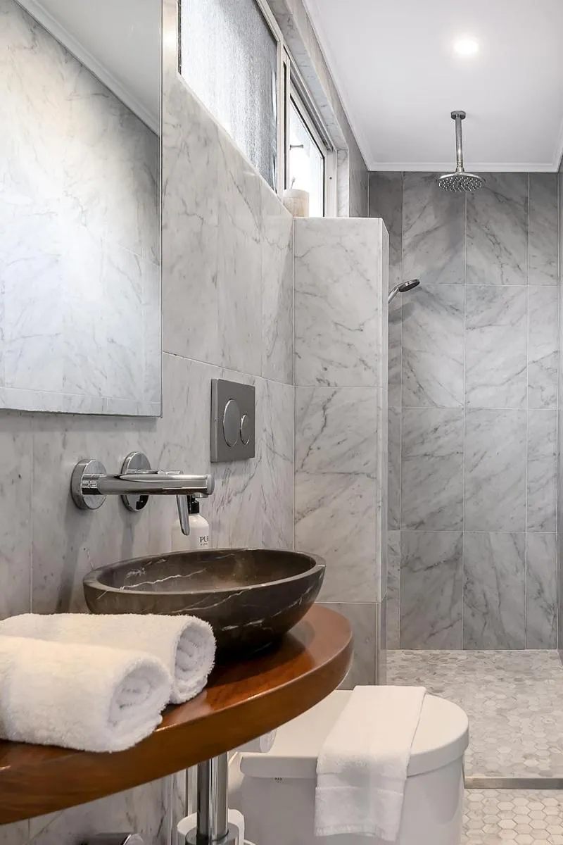 Image 3 of Upscale Cliffside Studio with Ocean Views North Bondi