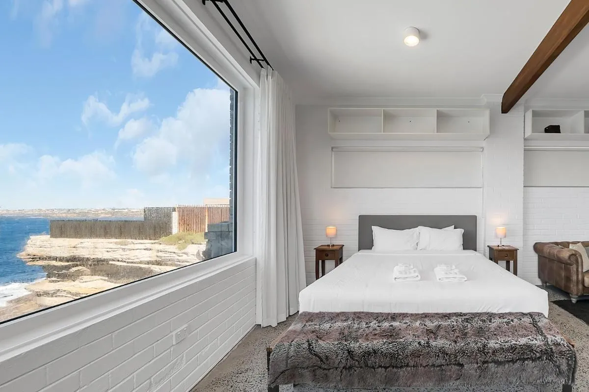 Image 6 of Upscale Cliffside Studio with Ocean Views North Bondi