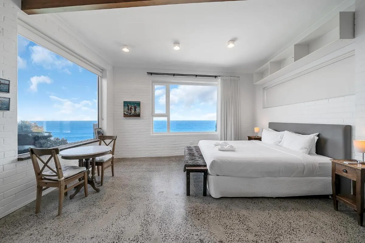 Image 5 of Upscale Cliffside Studio with Ocean Views North Bondi