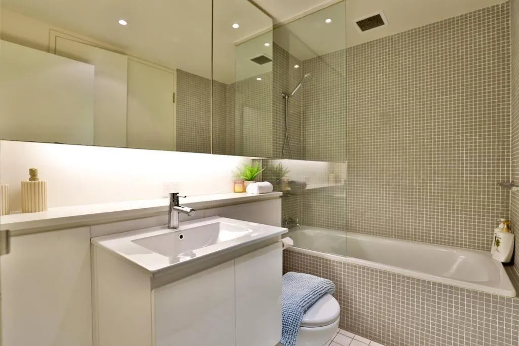 Image 2 of Urban Oasis Residence – Views · Parking · Ease