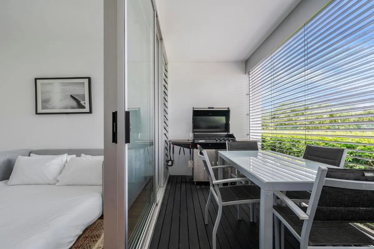 Image 4 of Urban Oasis with Parking Gym Sauna and Lap Pool