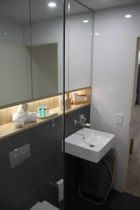 Image 5 of Vogue Apartment 809