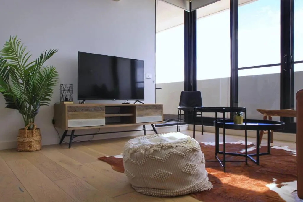 Image 5 of Waterfront Gateway