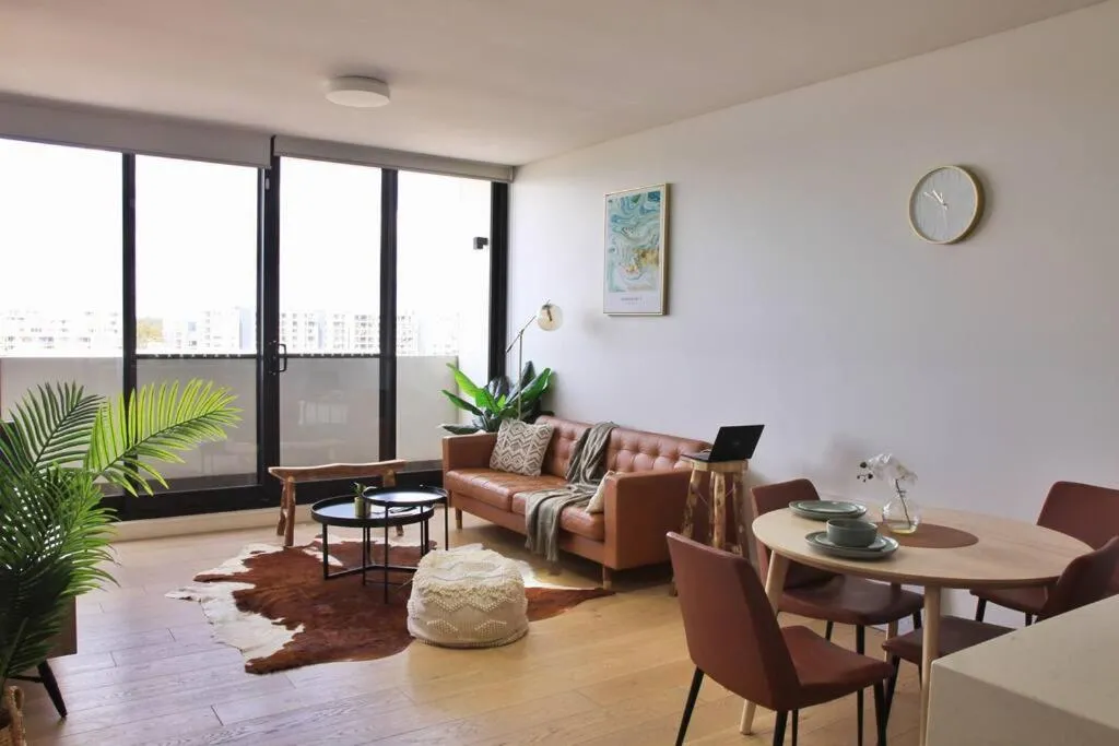 Image 4 of Waterfront Gateway