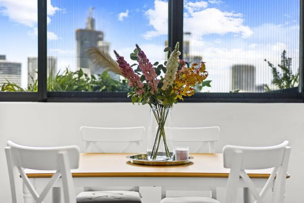 Image 5 of Waterfront Modern 2B2B APT@Marina square