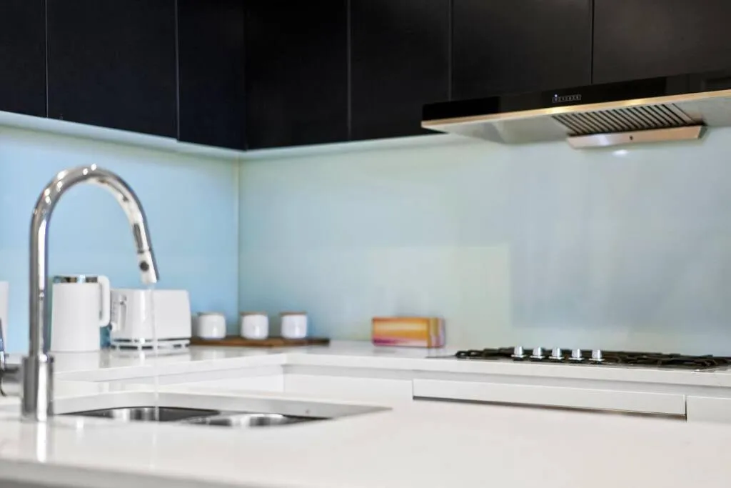 Image 2 of Waterfront Modern 2B2B APT@Marina square