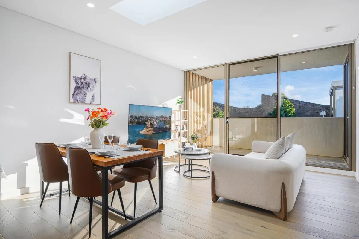 Image 3 of Waterloo 2Br town close to Train Shopping