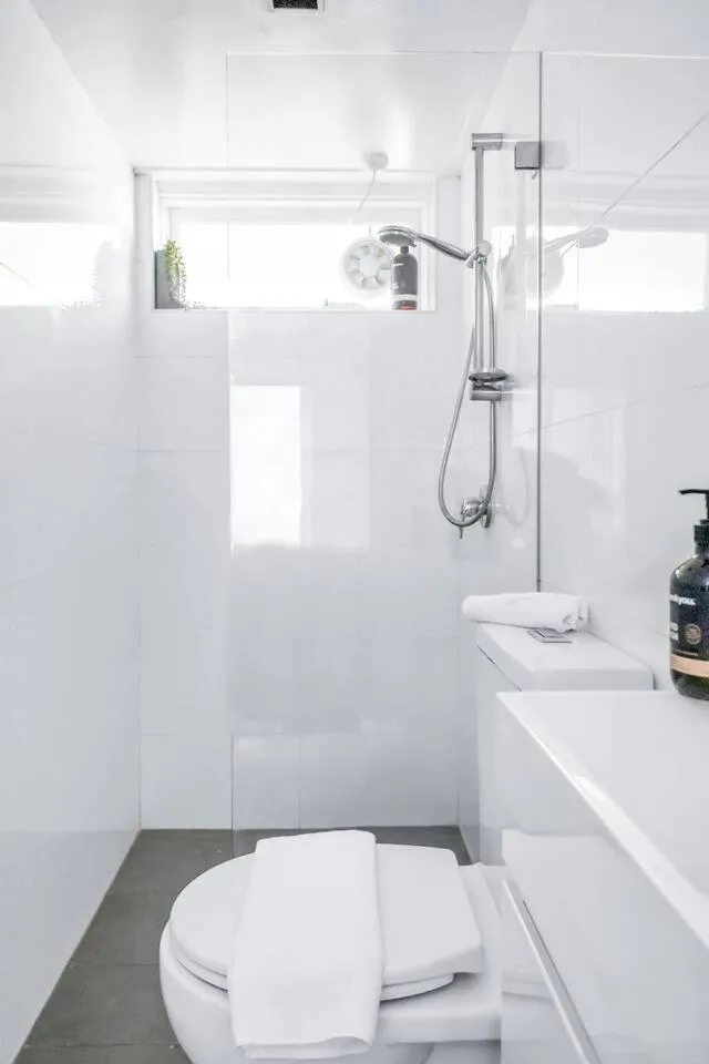 Image 3 of ‘Wylde’s Treasure’ Pocket-size Potts Point Design