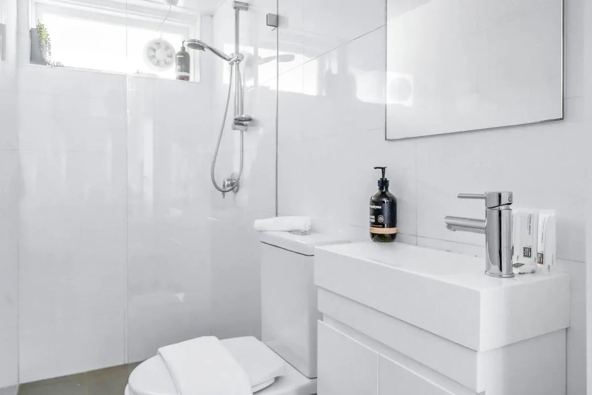 Image 6 of ‘Wylde’s Treasure’ Pocket-size Potts Point Design