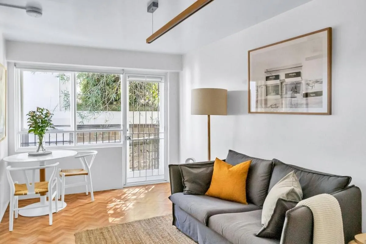 Image 2 of ‘Wylde’s Treasure’ Pocket-size Potts Point Design