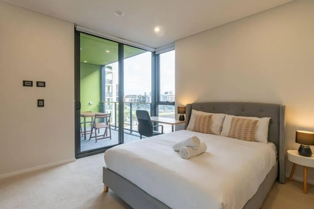 Image 1 of Z4 Walk to Bus Stop 2 Car Spaces Spacious Family