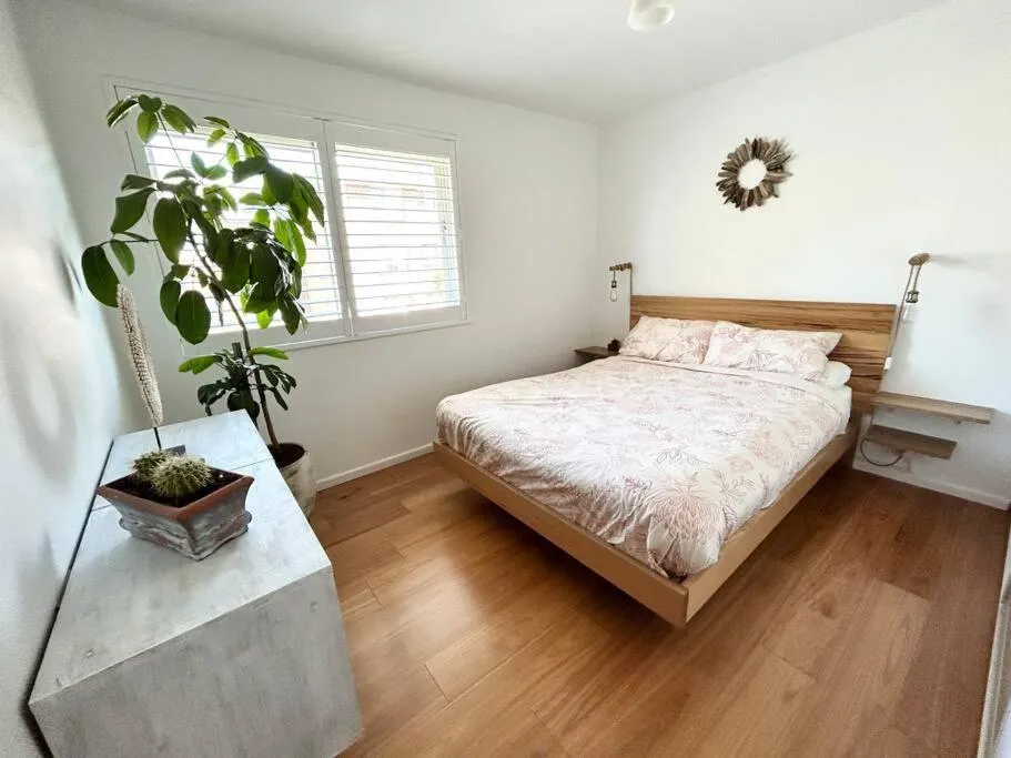 Image of entire flat, quiet, close to:beaches, airport, CBD