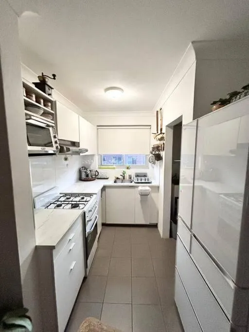 Image 4 of entire flat, quiet, close to:beaches, airport, CBD