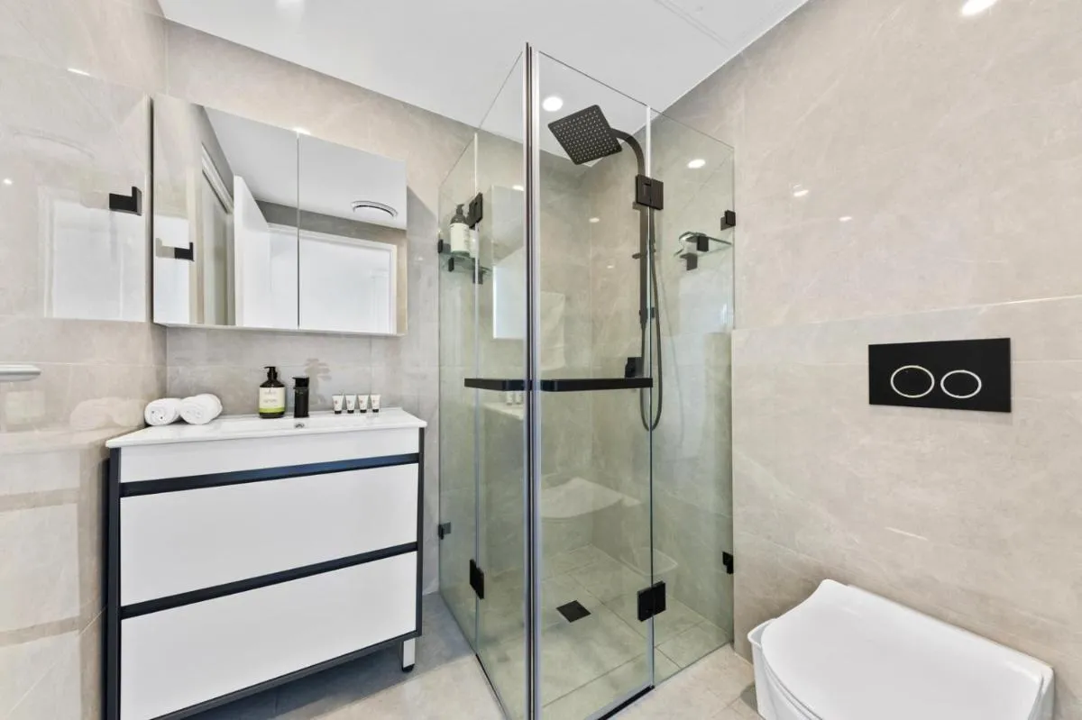 Image 2 of modern 3 bedroom townhous in Ashfield