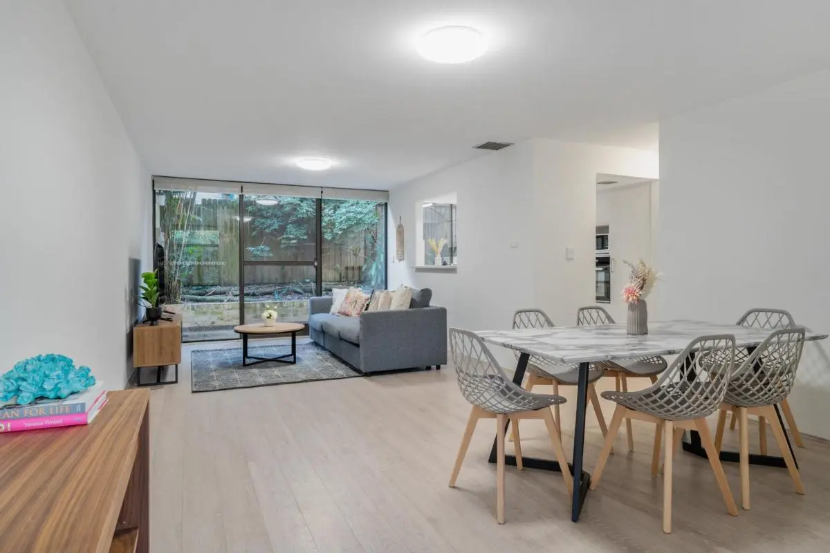 Image 3 of 1NC Spacious Abnb-style 3Bedroom Townhouse, North Sydney Free Parking