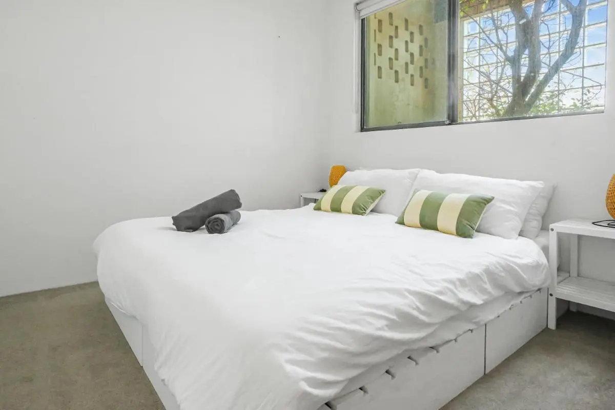 Image 6 of 2 Bedroom Apartment Good for 6 City Centre Sydney