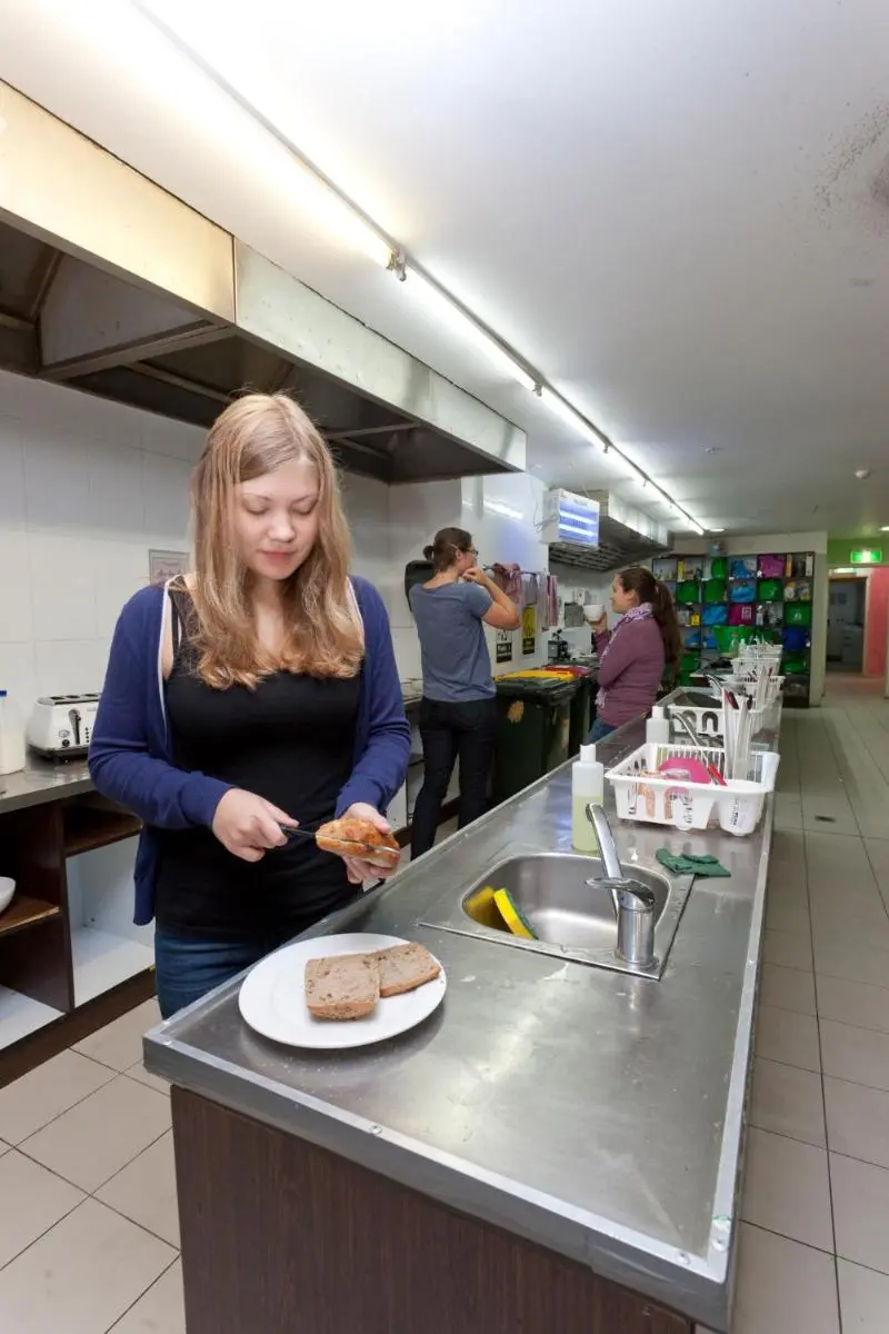 Image 3 of 790 on George Backpackers