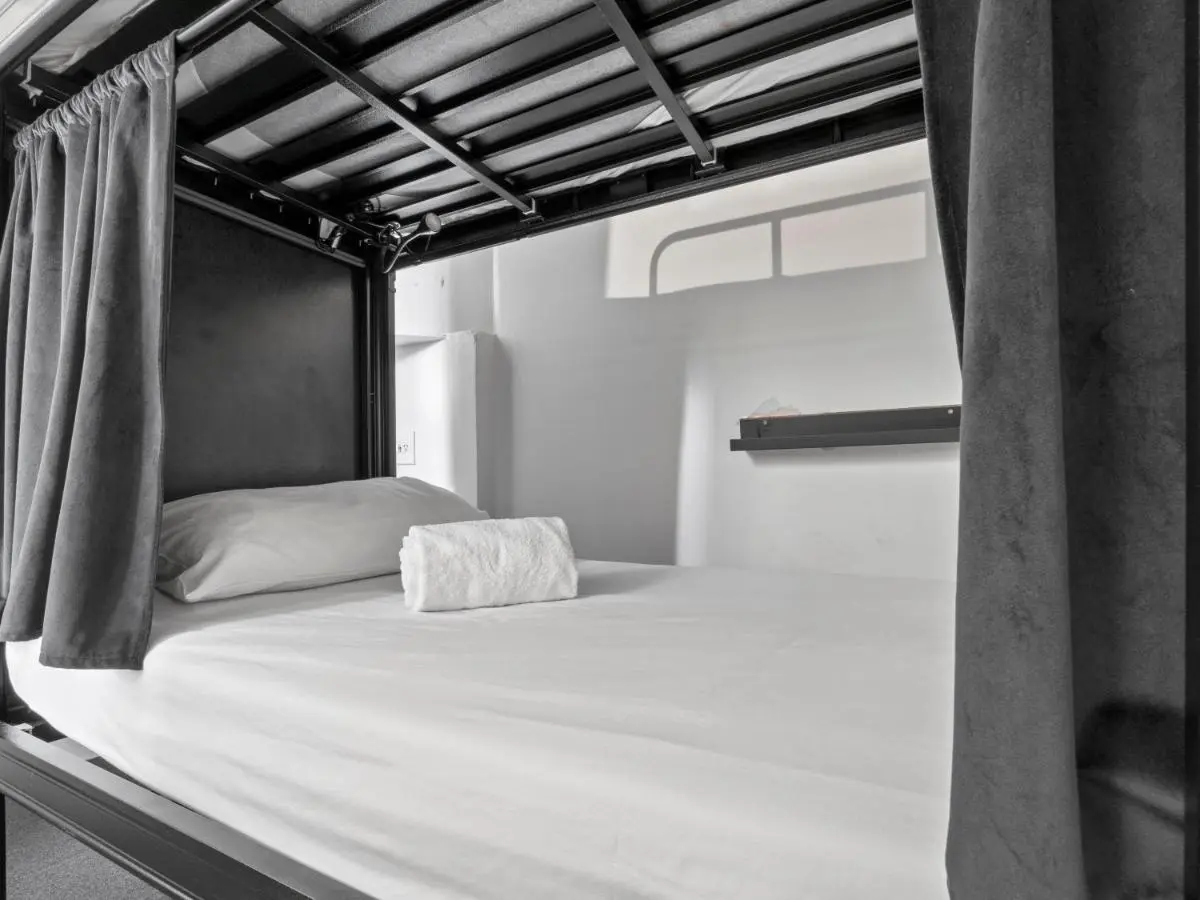 Image 1 of AZZURO POD HOTEL – Potts Point