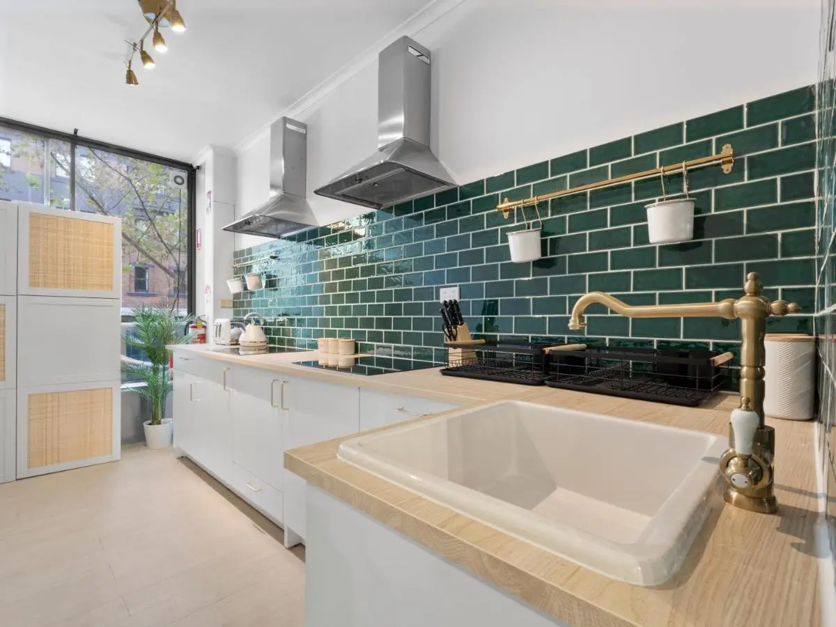 Image 2 of AZZURRO POD HOTEL – Central Sydney