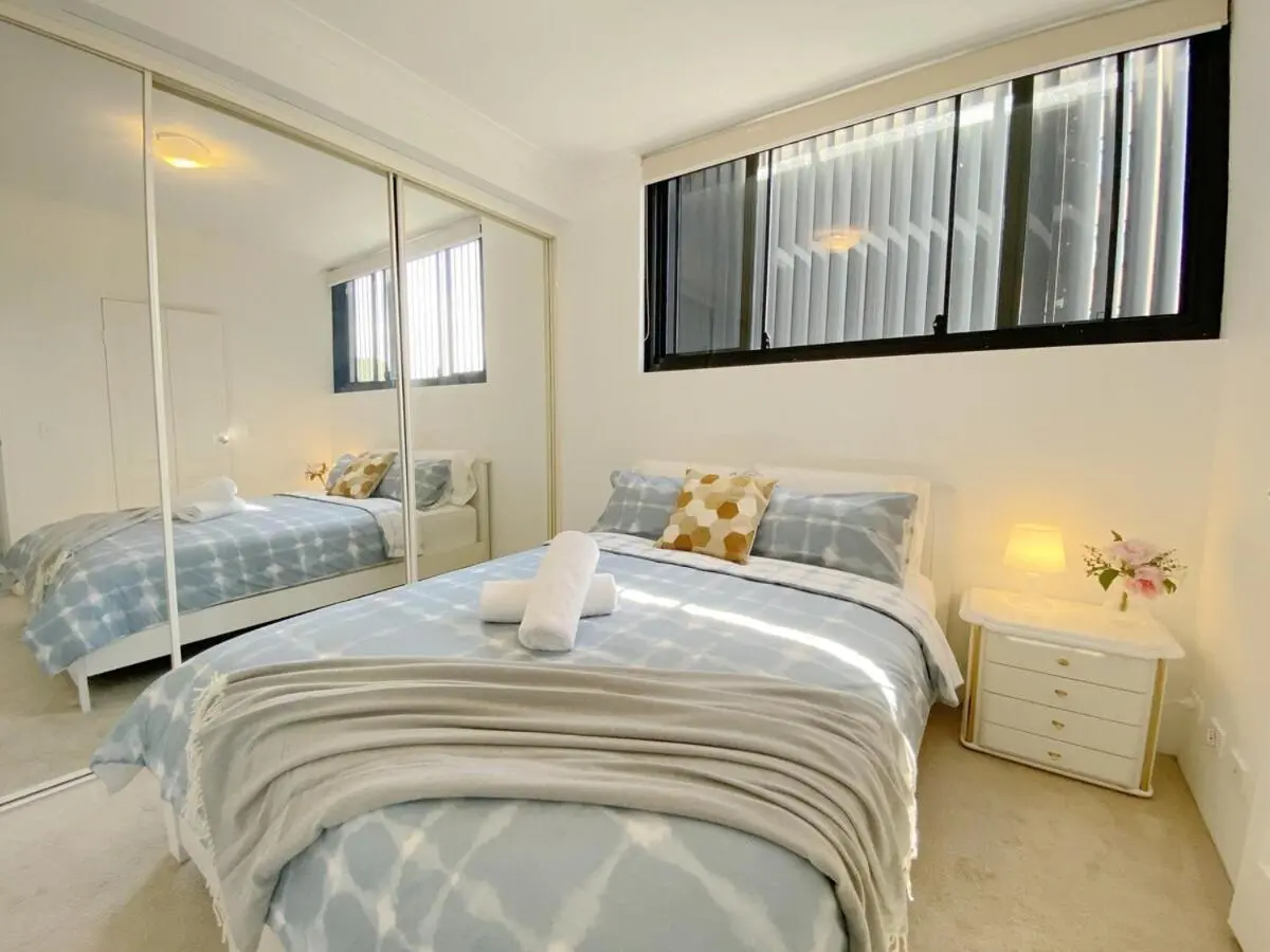 Image 6 of A Cozy 2B2B Apartment near Airport & Train Station