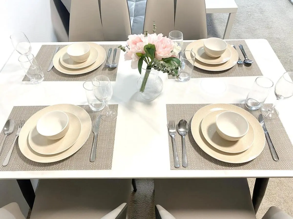 Image 1 of A Cozy 2B2B Apartment near Airport & Train Station