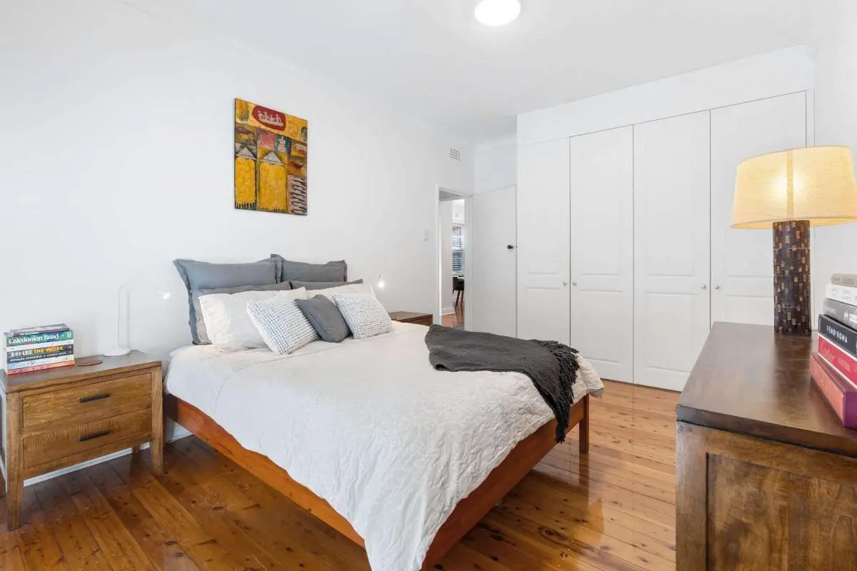 Image 1 of Art-Deco Gem in Midlothian Opposite Beach