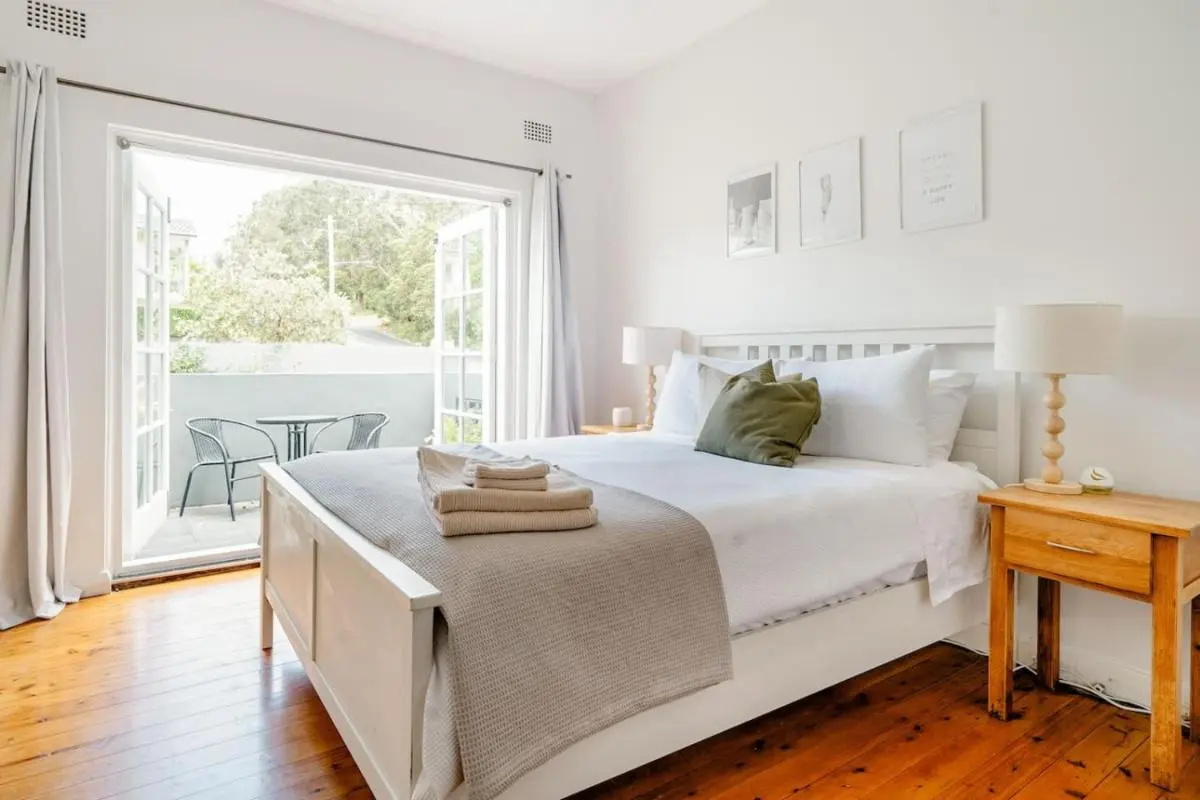 Image 1 of Art Deco Garden apartment house like proportions