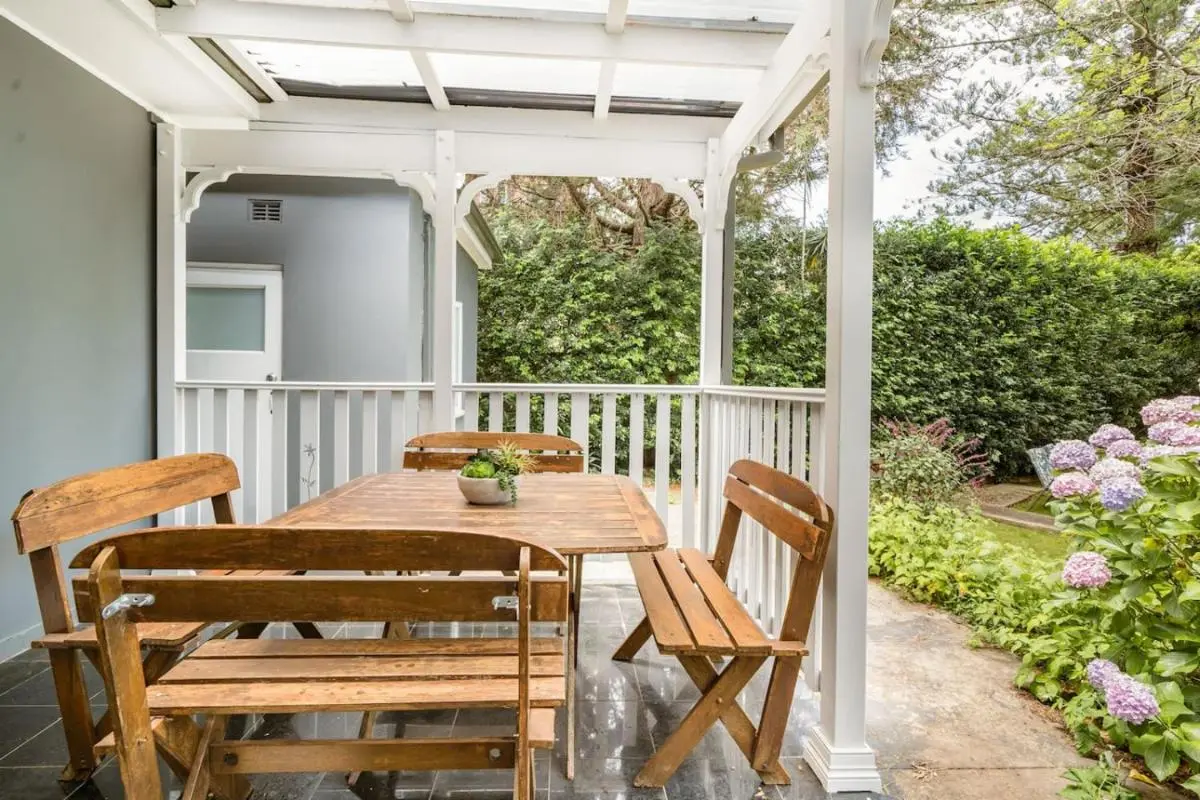 Image 3 of Art Deco Garden apartment house like proportions