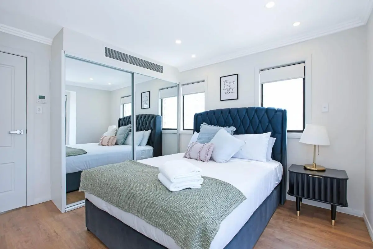 Image 6 of Balmain Premier Retreat – Harbour Bridge view