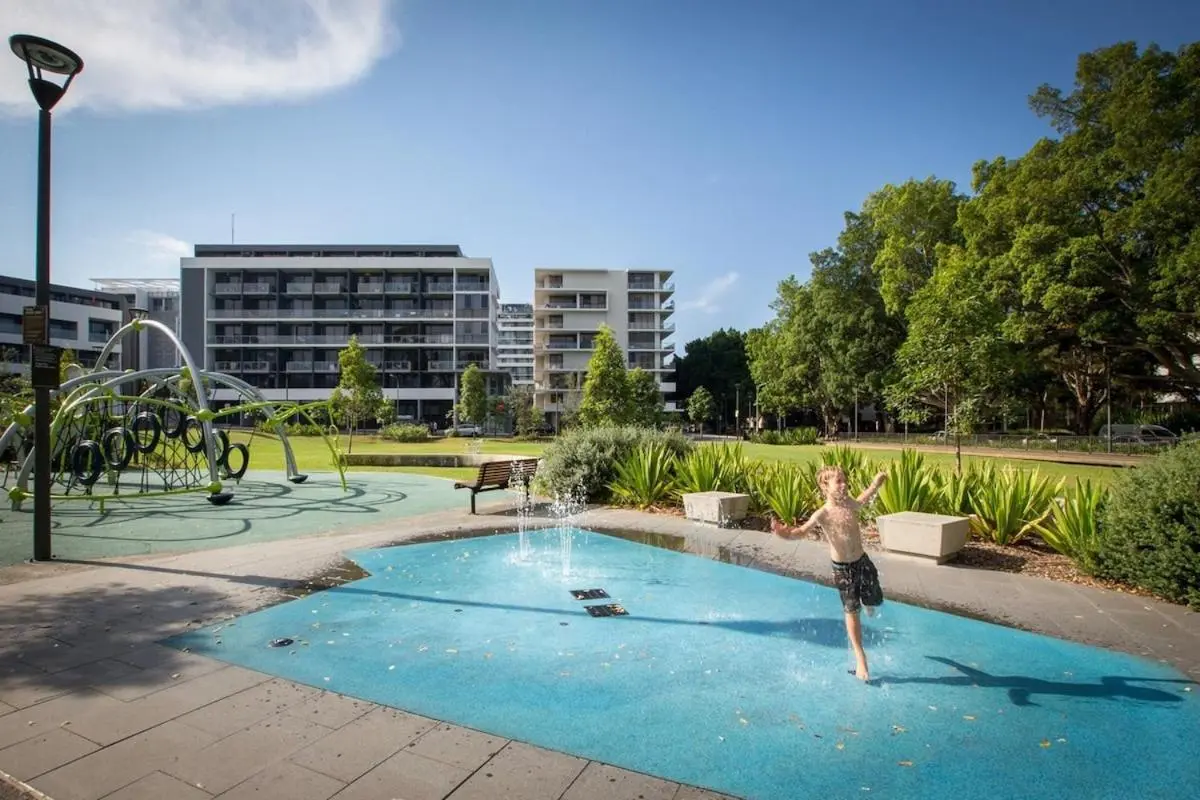 Image 2 of Bamboo Grove Retreat with Infinity Pool 竹林幽居无边泳池