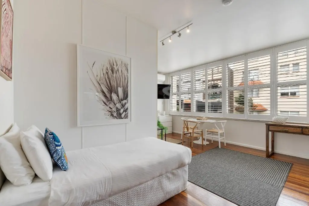 Image of Bay Court Iii – Spacious Studio Near Hayes Beach