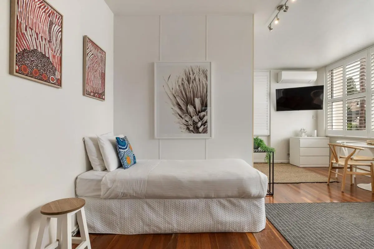 Image 4 of Bay Court Iii – Spacious Studio Near Hayes Beach