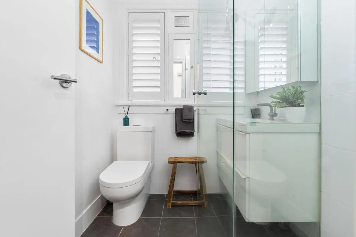 Image 2 of Bay View in Rushcutters Bay