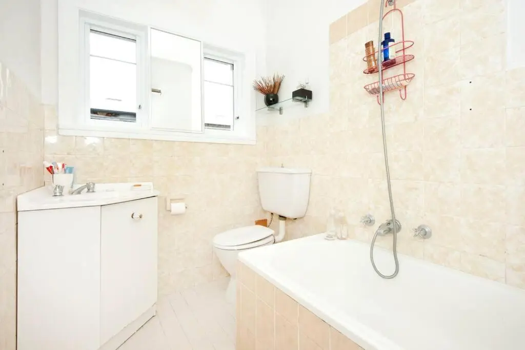 Image 2 of Beach to home in 3 minutes: Bondi N