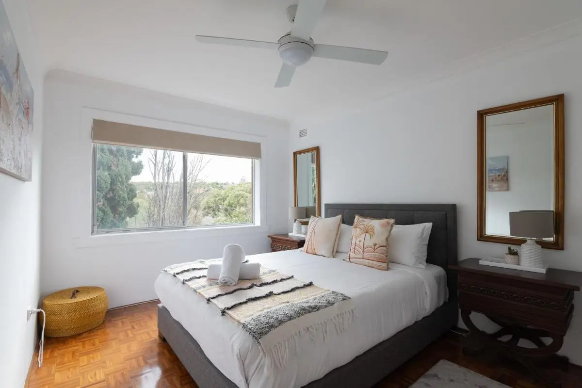 Image 6 of Beachside Clovelly Living w Parking 50m to Beach