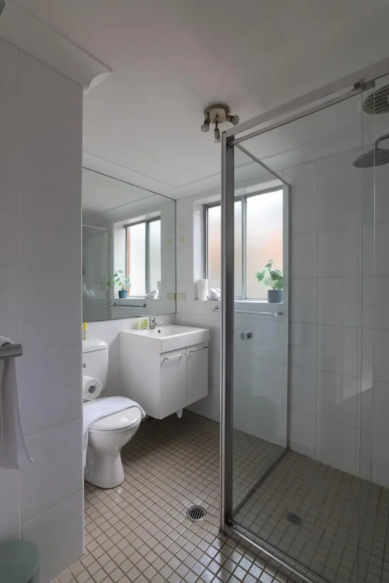 Image 3 of Beachside Clovelly Living w Parking 50m to Beach