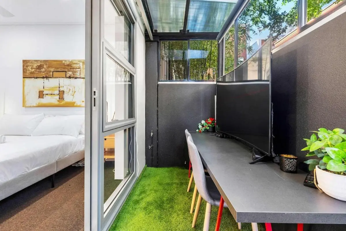 Image 6 of Beautiful House in Glebe with Two-Car Garage