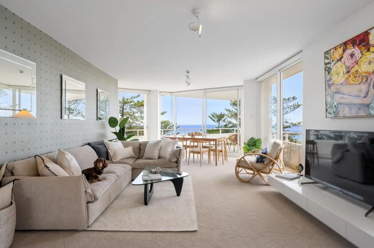Image 4 of Best Beachfront Location In Manly w Stunning Views
