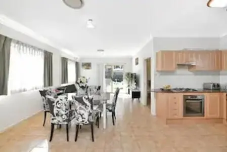 Image of Bexley North Entire 2 Storey House 4 or 5 BR 11 Beds 5 mns walk to Train Station and Close to Airport , Sydney CBD